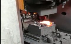 伺服電動(dòng)螺旋壓力機(jī)是如何做到安全又高效的運(yùn)行？